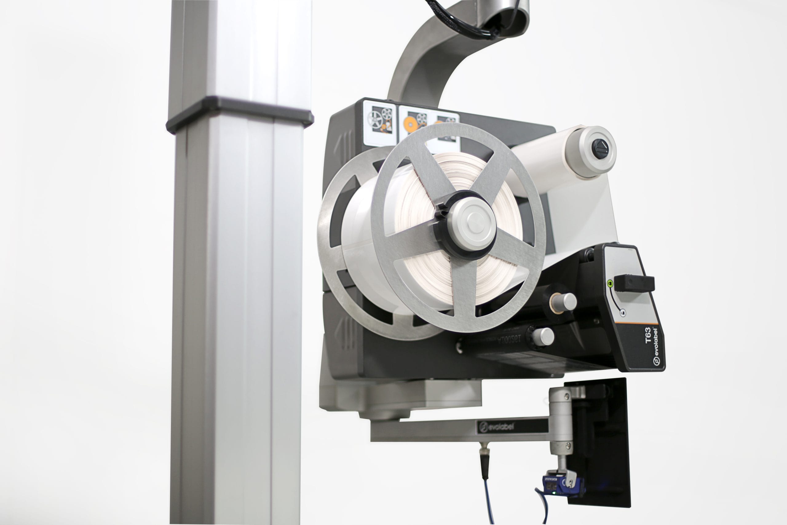 Closeup of an Evolabel FlexWipe label applicator